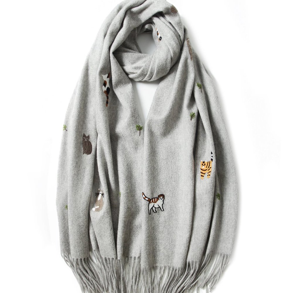 Edelweiss embroidered playing cat cashmere scarf - Picture 8 of 12